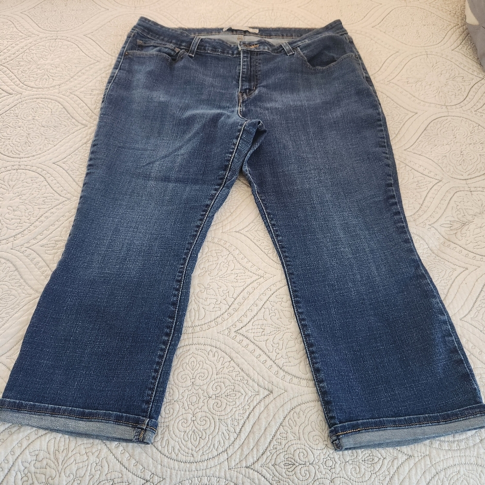 Levi's Blue Capri Jeans 18W Plus Size - Picture 2 of 5